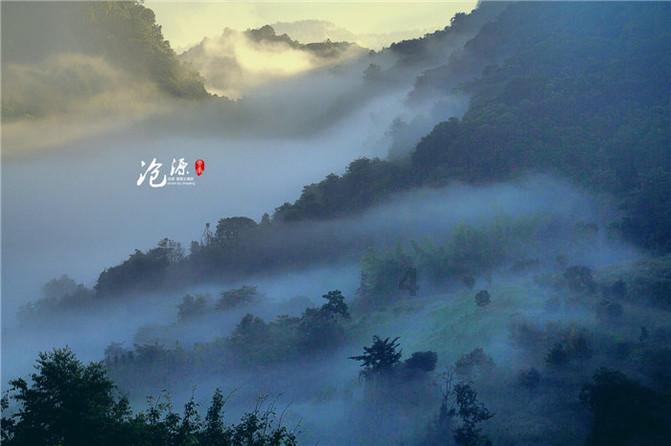 黔西南州省政协委员和列席人员分组讨论省“两院”工作报告