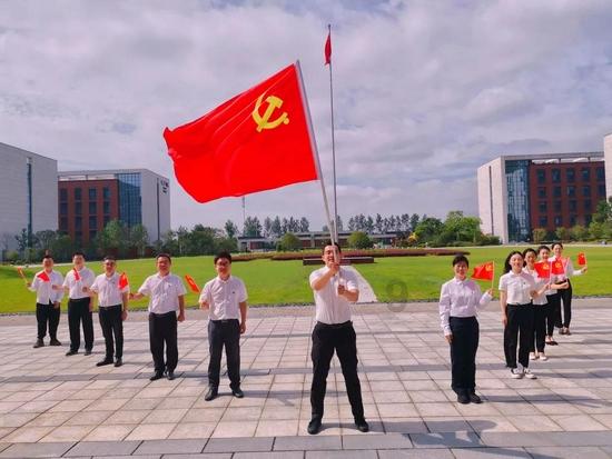 卑鄙的小妖精