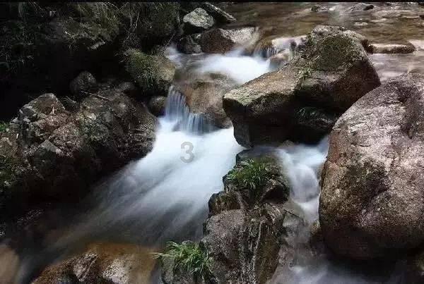 逃离黑砖房间