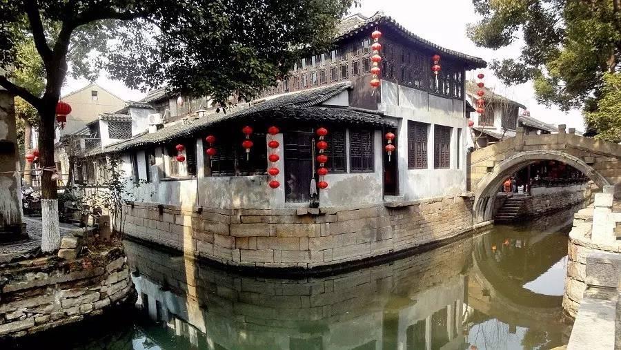 逃离遗弃的建筑4