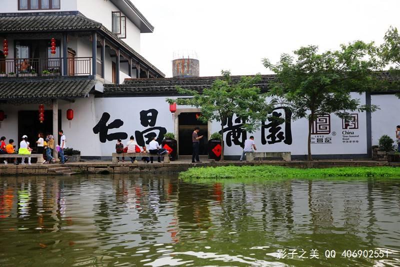 老公昨晚梦里两个小孩跑进我们屋里什么意思游戏画面
